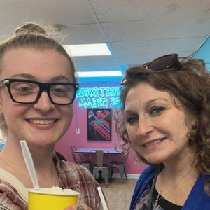 Meet your Posher, Andrea